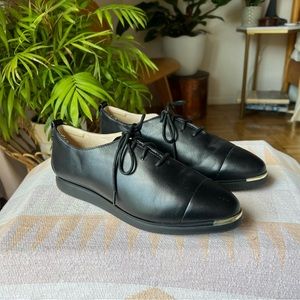 Grand Ambition Womens Cole Haan Black Leather Oxford with Metal Toe Detail